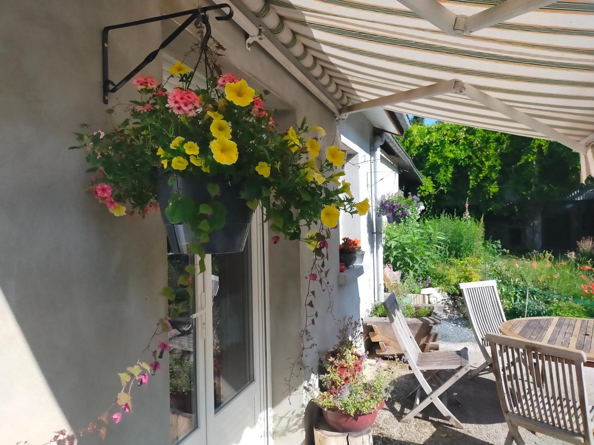 Logis51 Ville-sur-Tourbe Exterior foto
