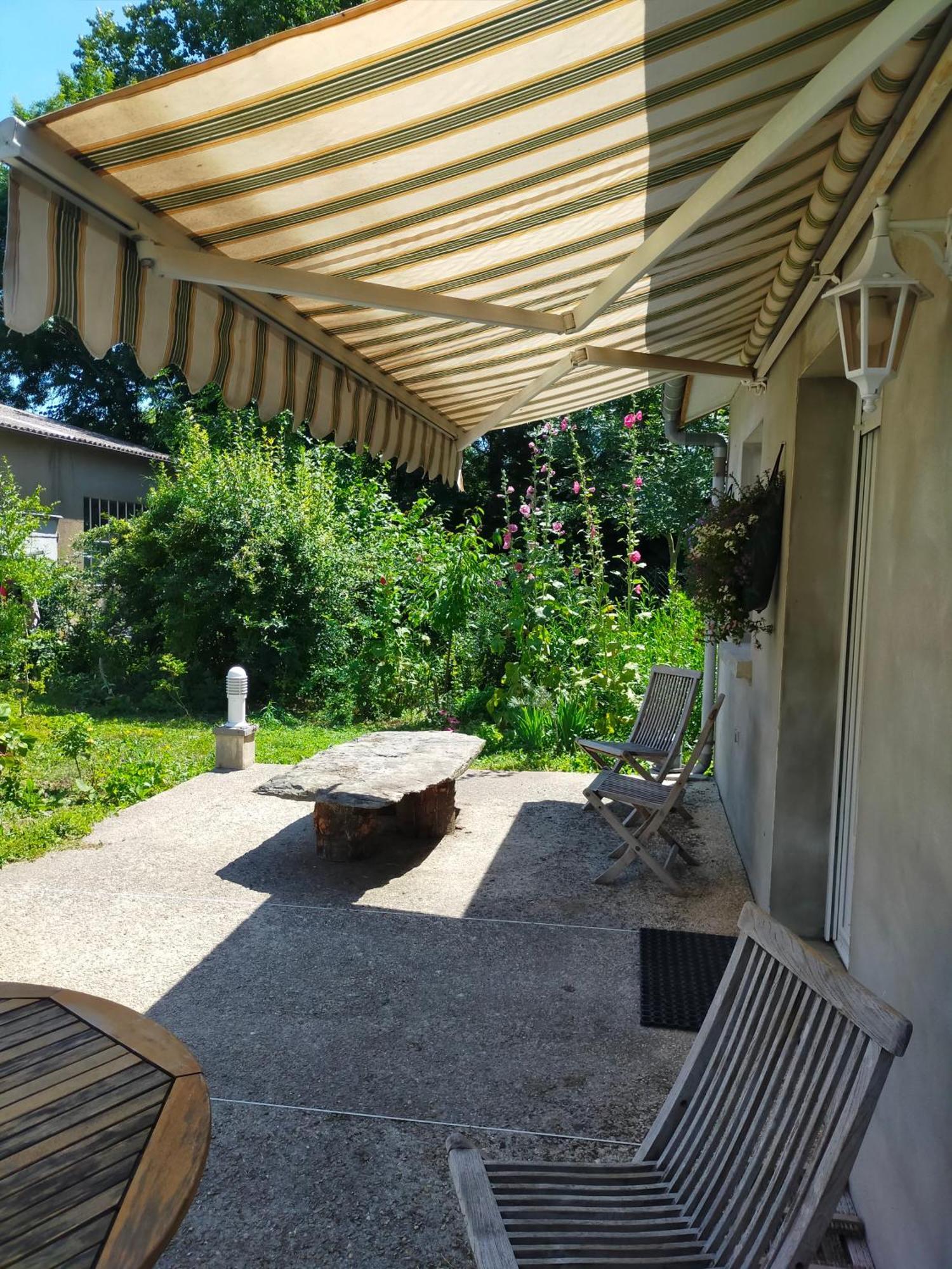 Logis51 Ville-sur-Tourbe Exterior foto